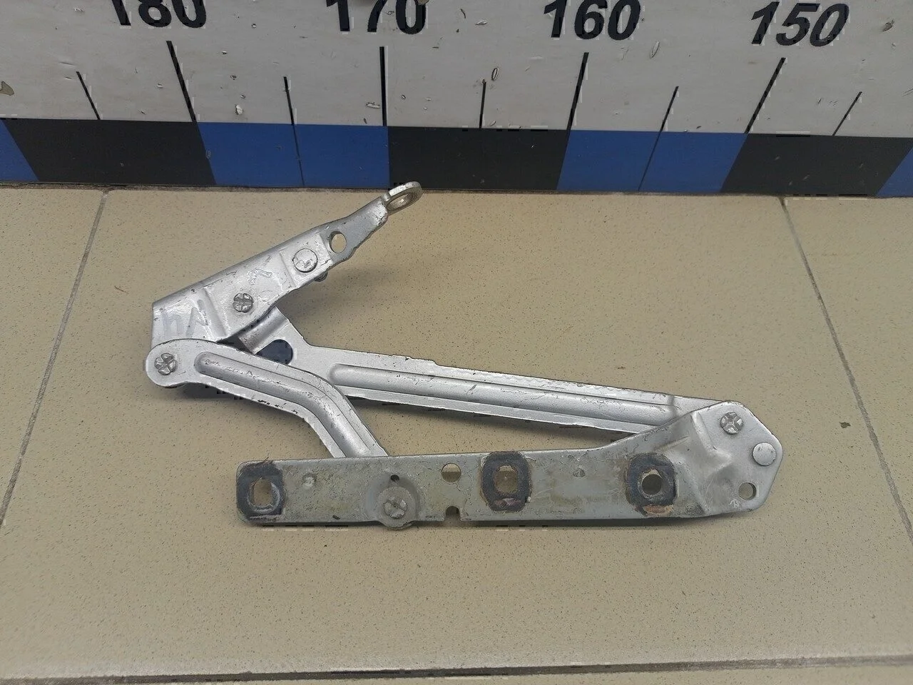 Петля крышки багажника Focus II 2005-2008