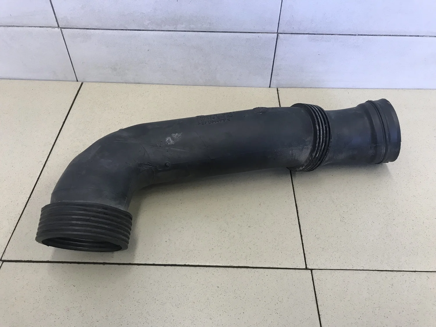 Патрубок воздушного фильтра Passat [B6] 2005-2010