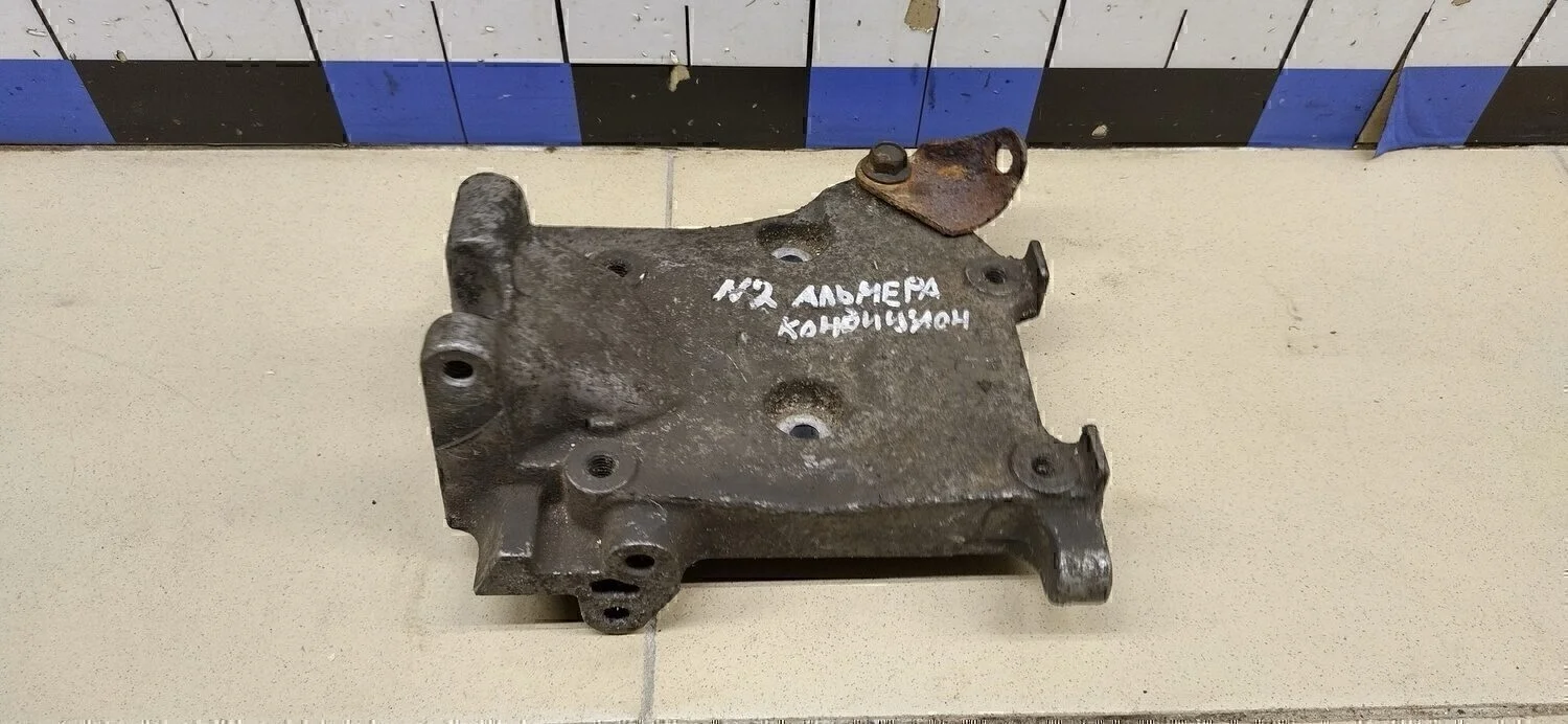 Кронштейн генератора Almera N16 2000-2006