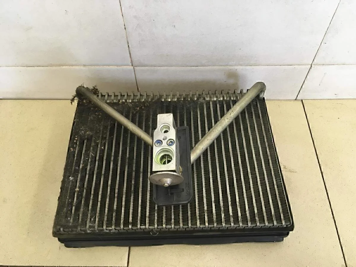 Испаритель кондиционера S60 2000-2009