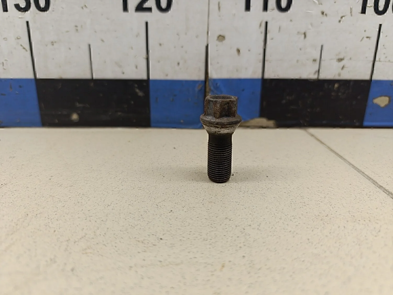 Болт колесный 1-серия F20/F21 2011>