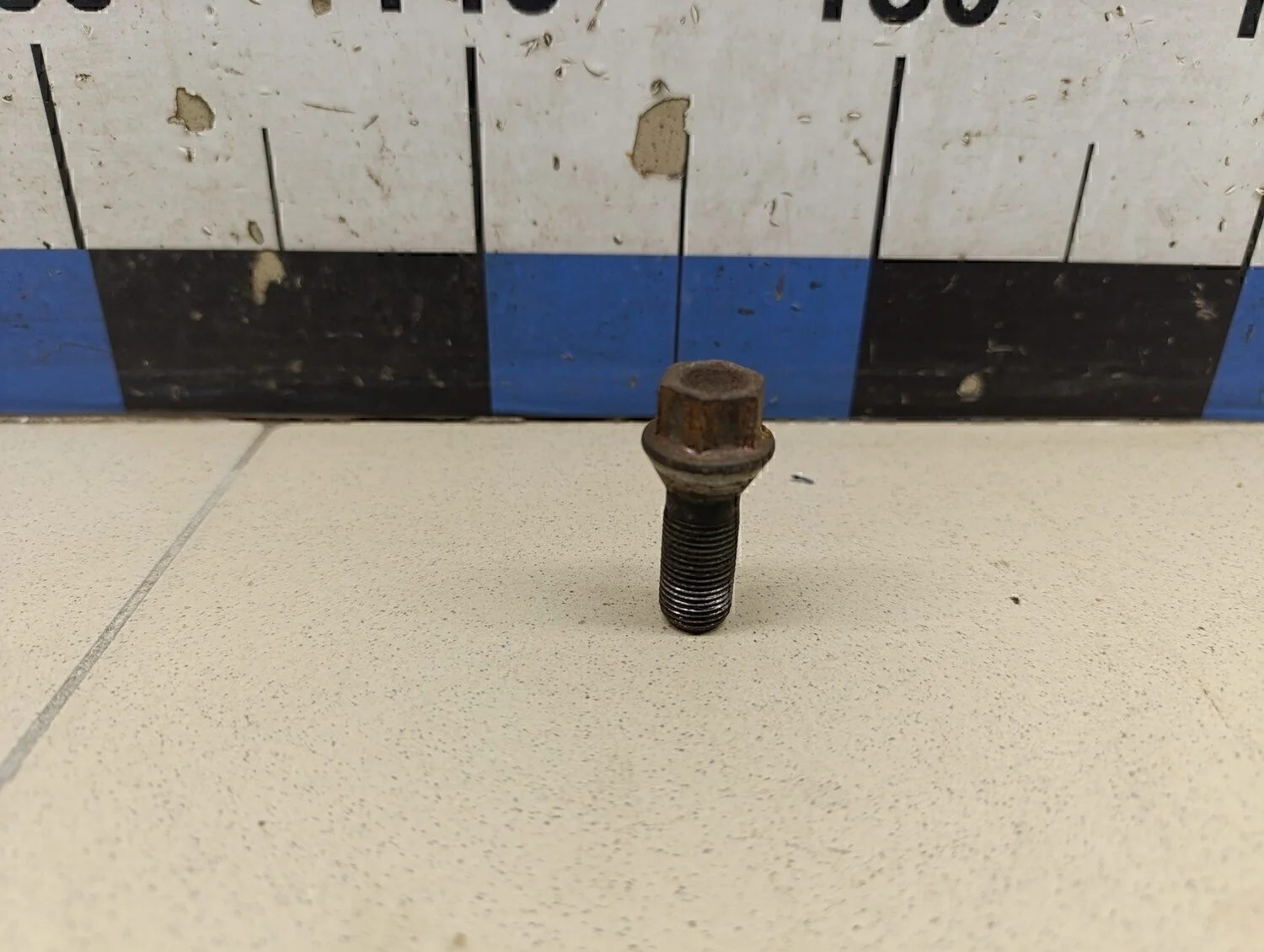 Болт колесный 1-серия F20/F21 2011>