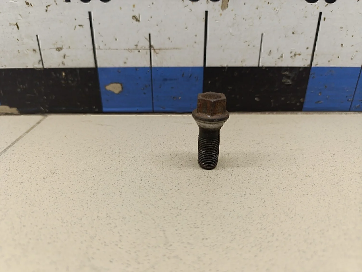 Болт колесный 1-серия F20/F21 2011>