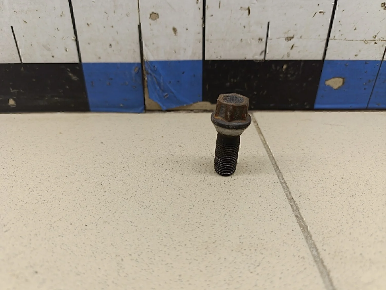 Болт колесный 1-серия F20/F21 2011>