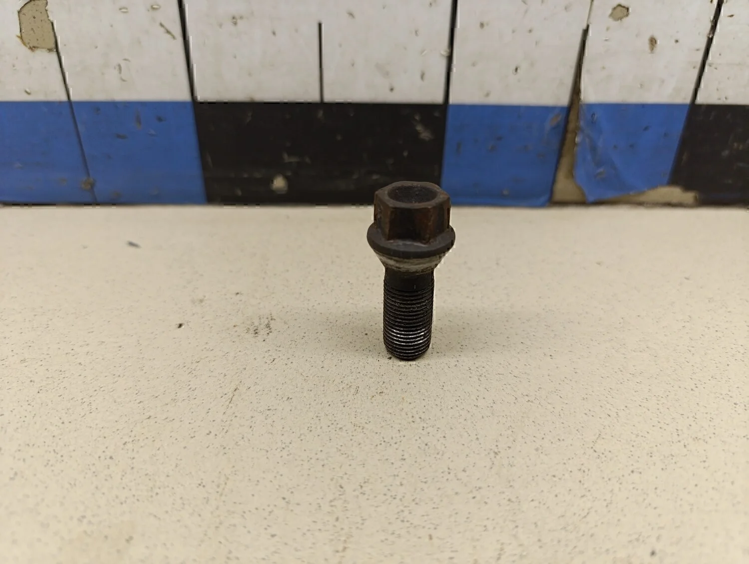 Болт колесный 1-серия F20/F21 2011>