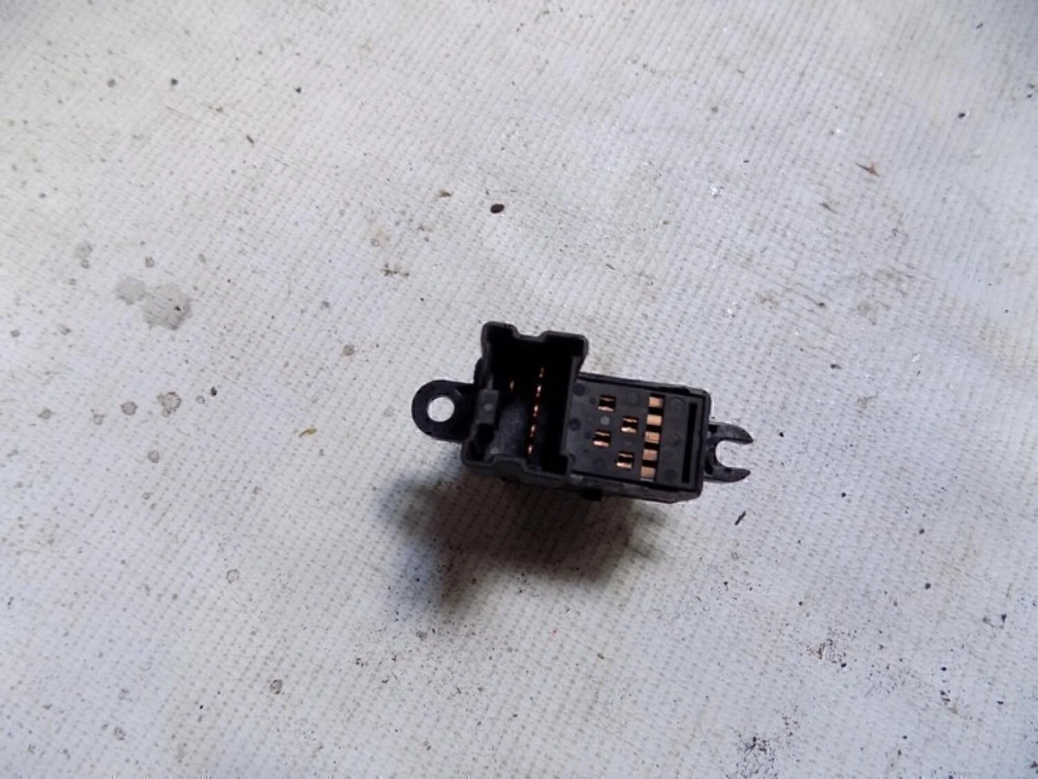 Кнопка стеклоподъемника Teana J31 2006-2008