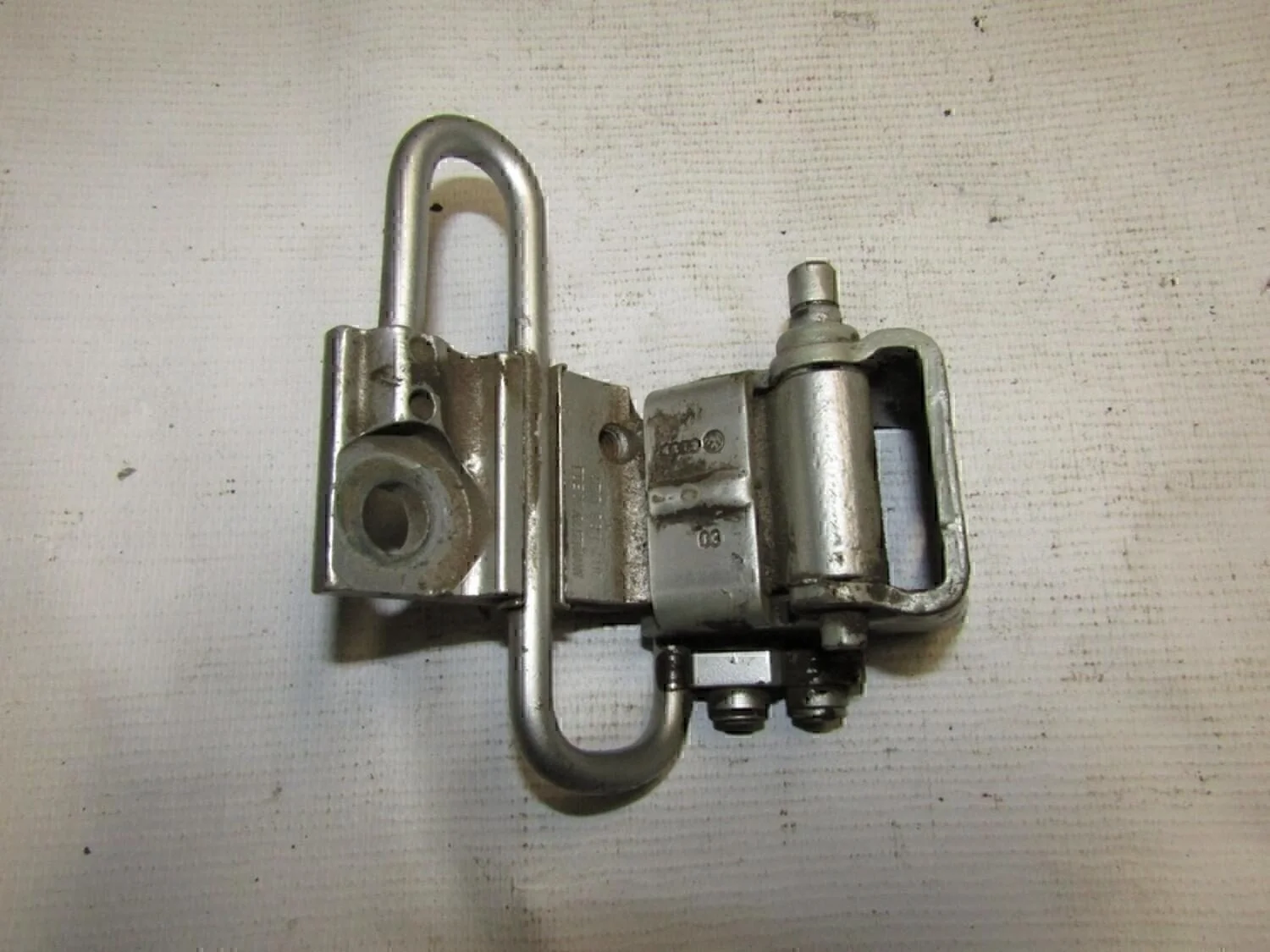 Петля двери задней правой нижняя A6 [C5] 1997-2004