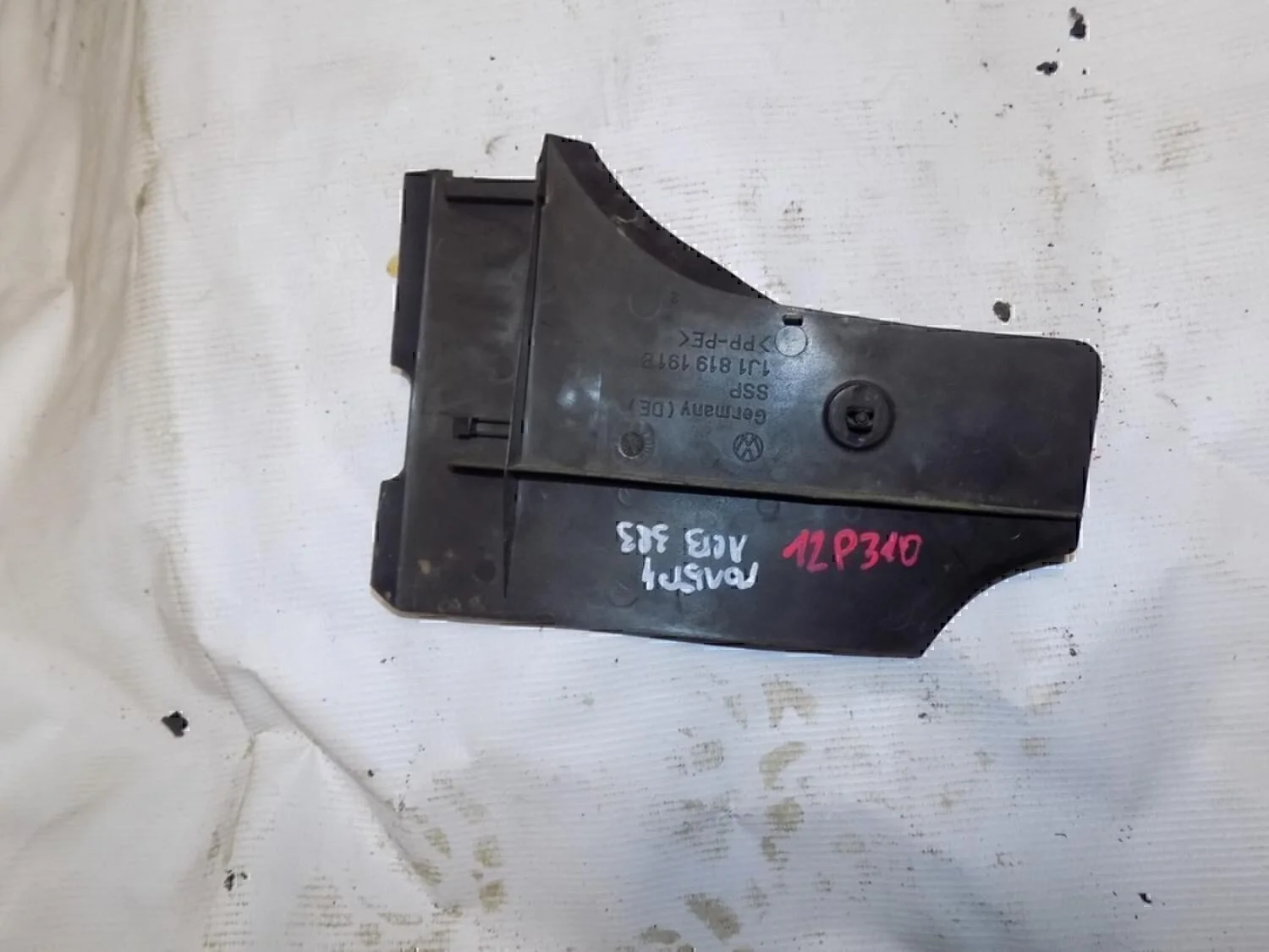 Накладка (кузов внутри) Golf IV/Bora 1997-2005