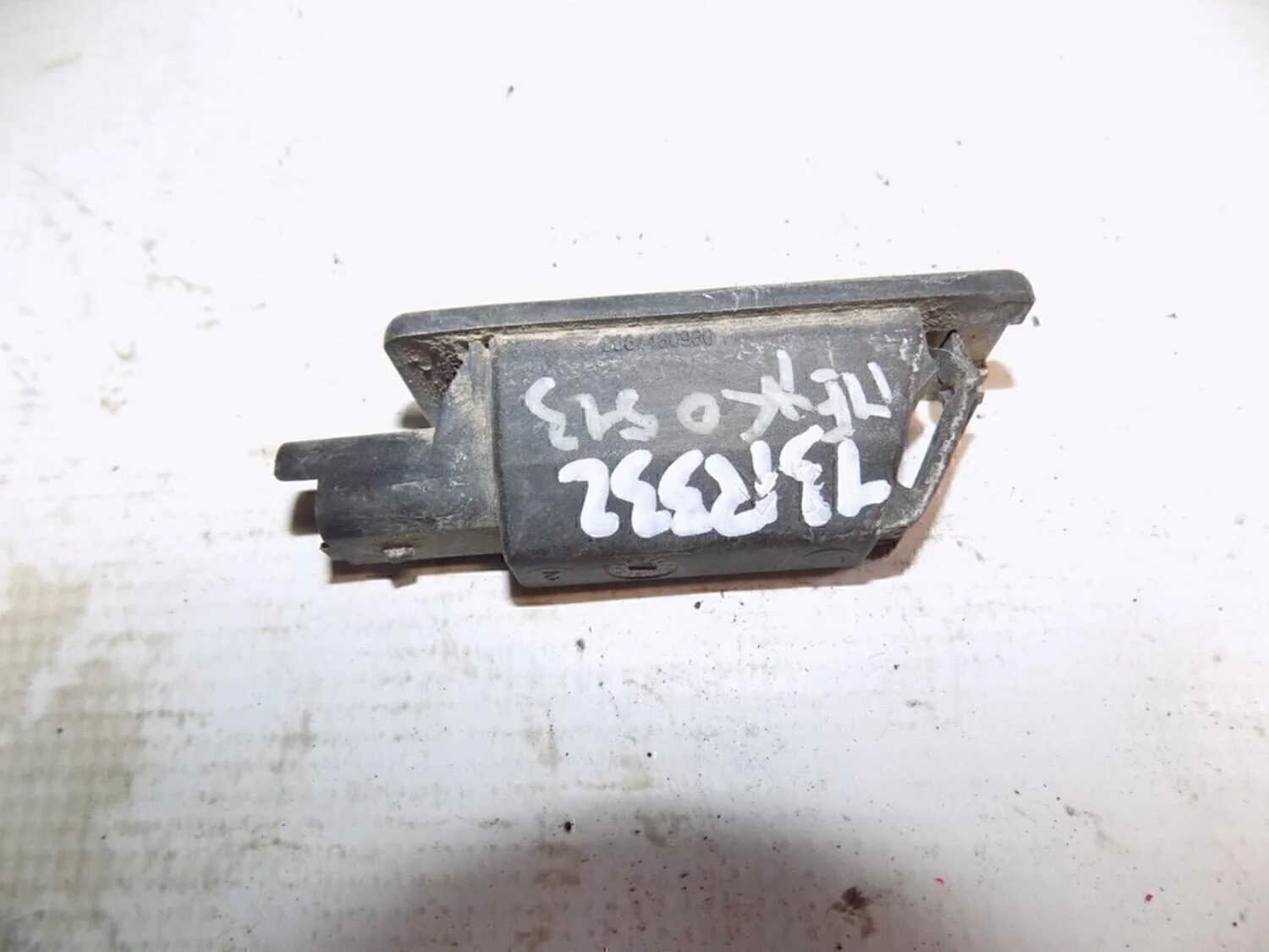 Фонарь подсветки номера C3 2009-2016