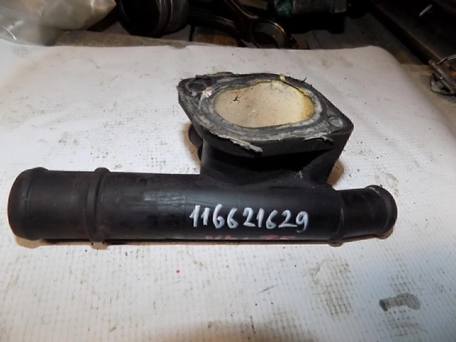 Фланец двигателя системы охлаждения A3 (8L1) 1996-2003