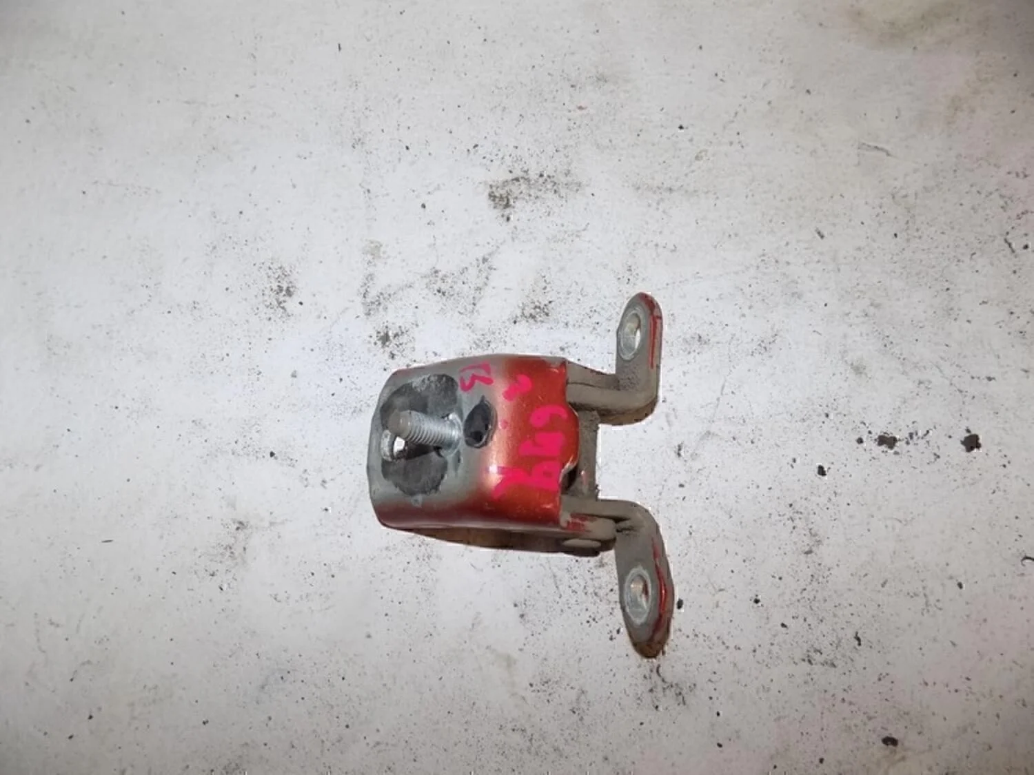 Петля двери задней левой верхняя Almera N16 2000-2006