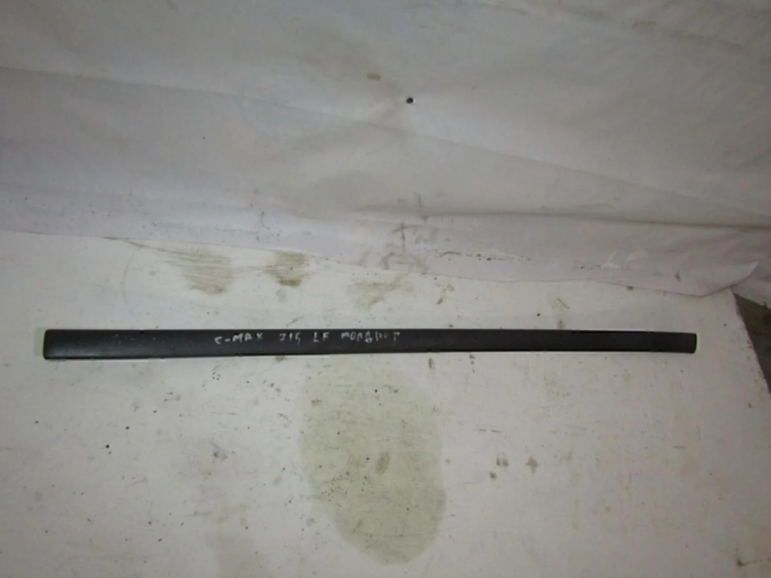 Молдинг передней левой двери Focus II 2005-2008