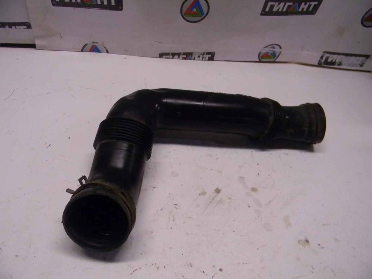 Патрубок воздушного фильтра Passat [B6] 2005-2010