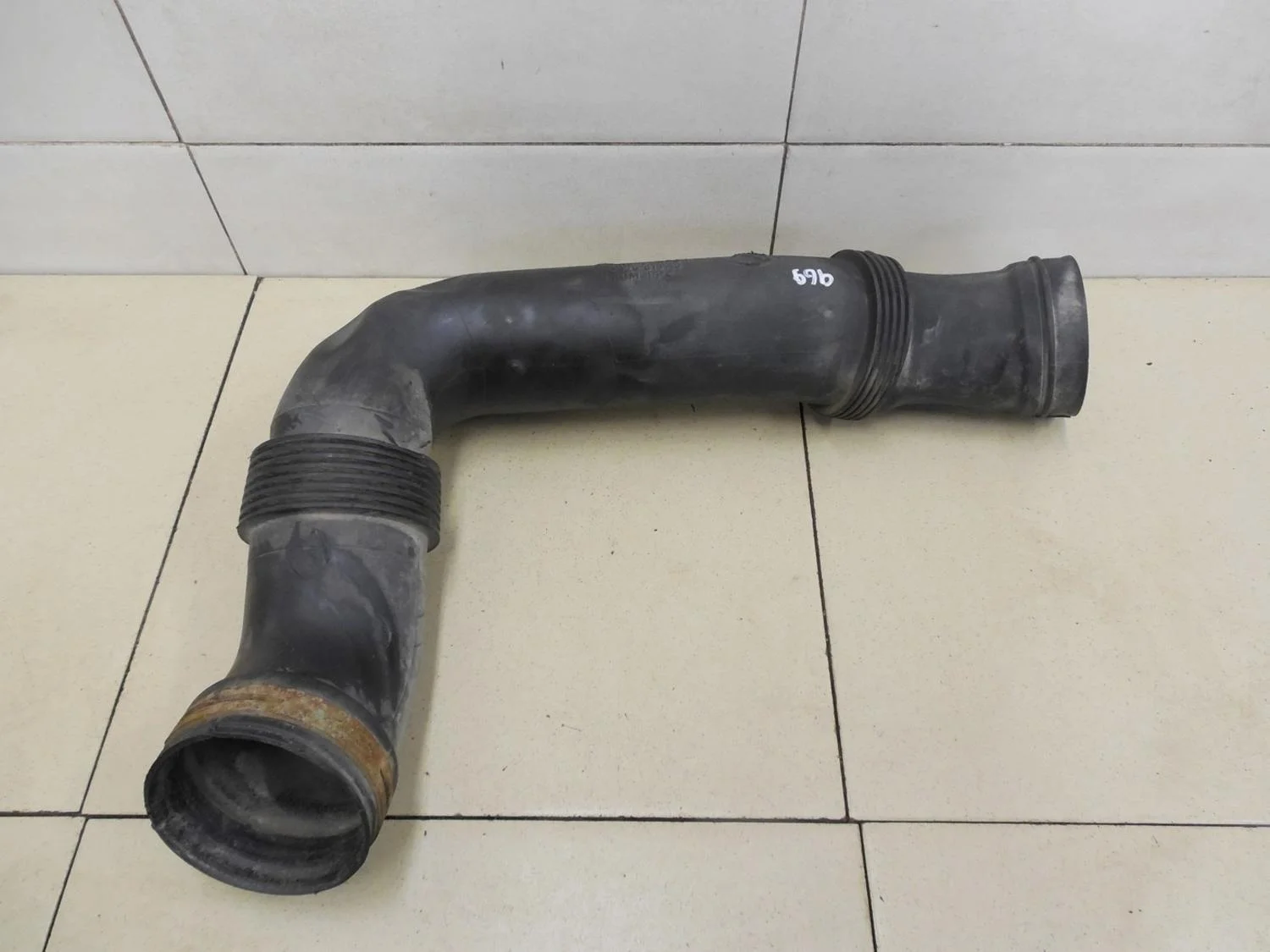 Патрубок воздушного фильтра Passat [B6] 2005-2010