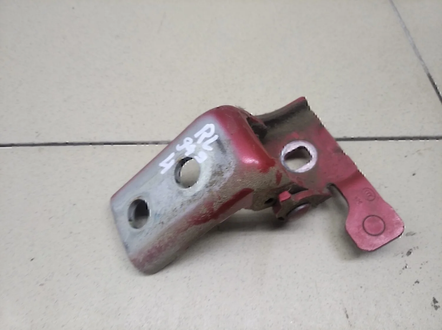 Петля двери задней левой нижняя 308 I 2007-2015