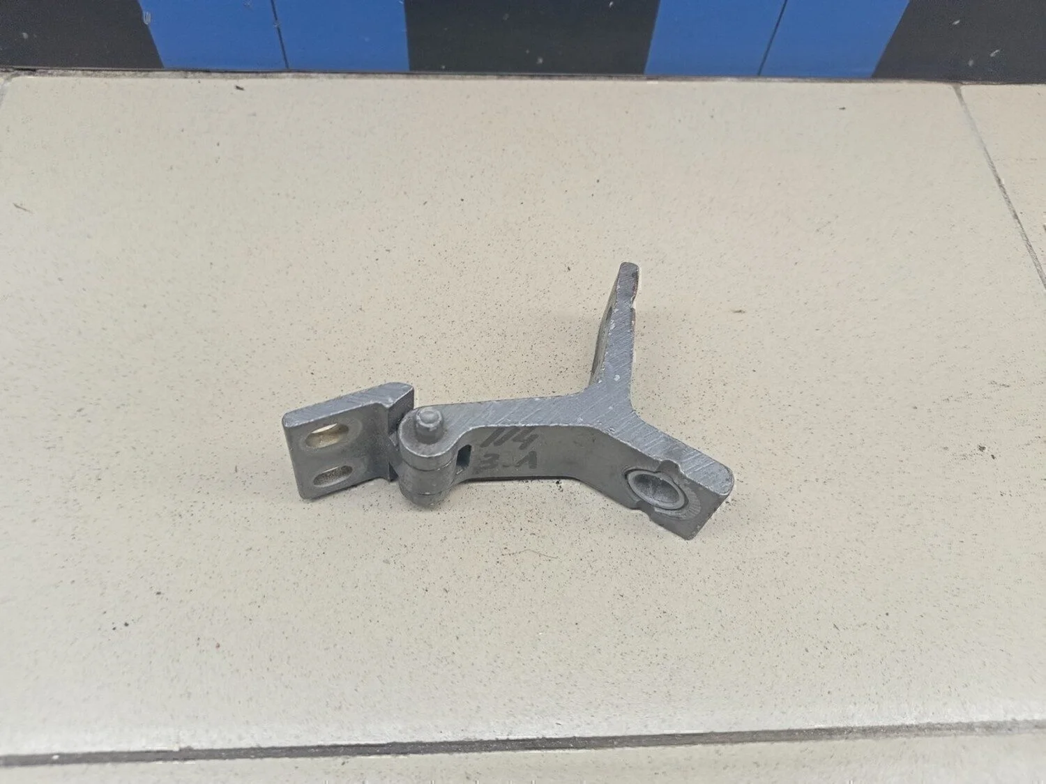 Петля двери 80/90 [B3] 1986-1991