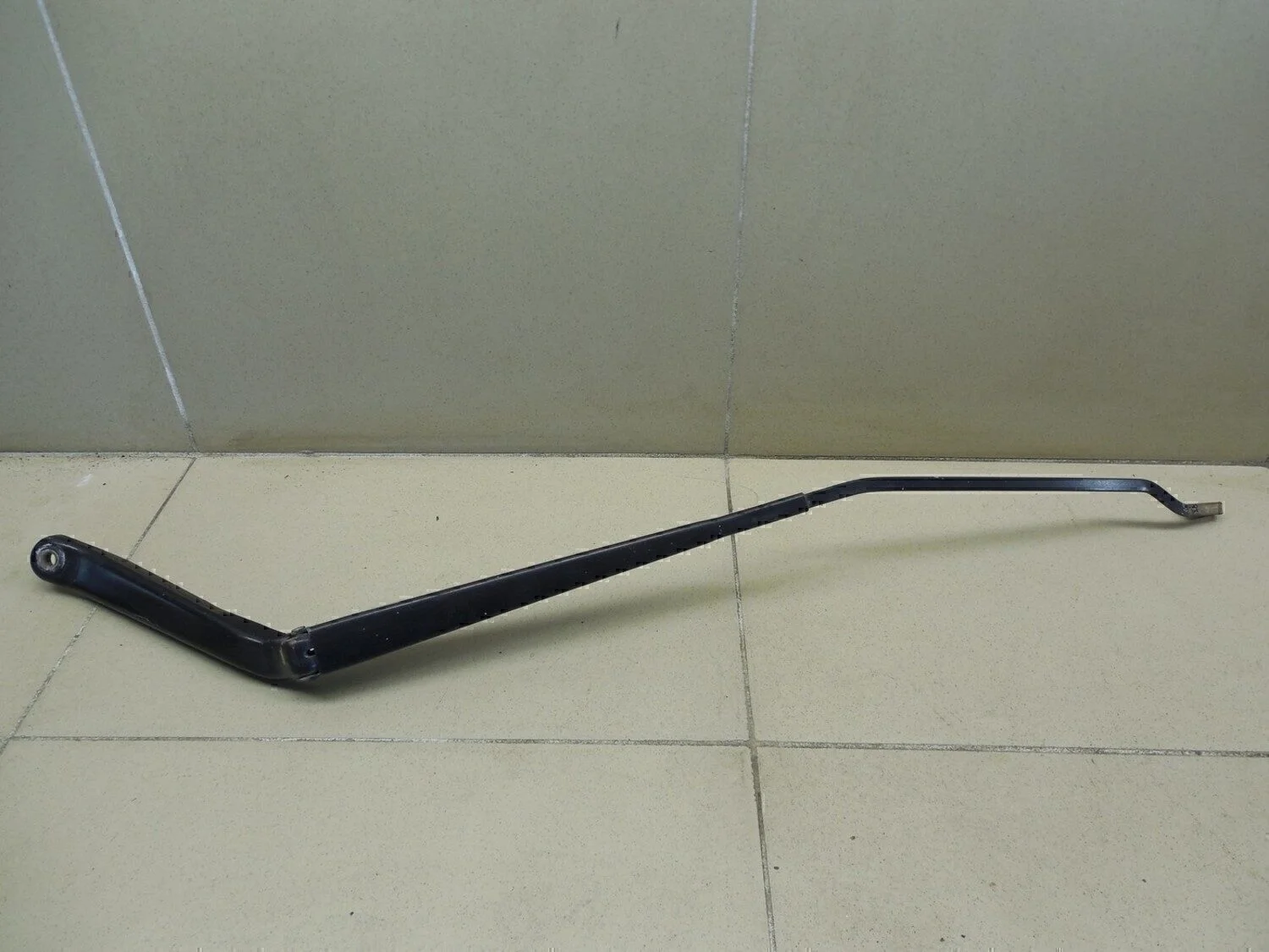 Поводок стеклоочистителя передний правый Fusion 2002-2012