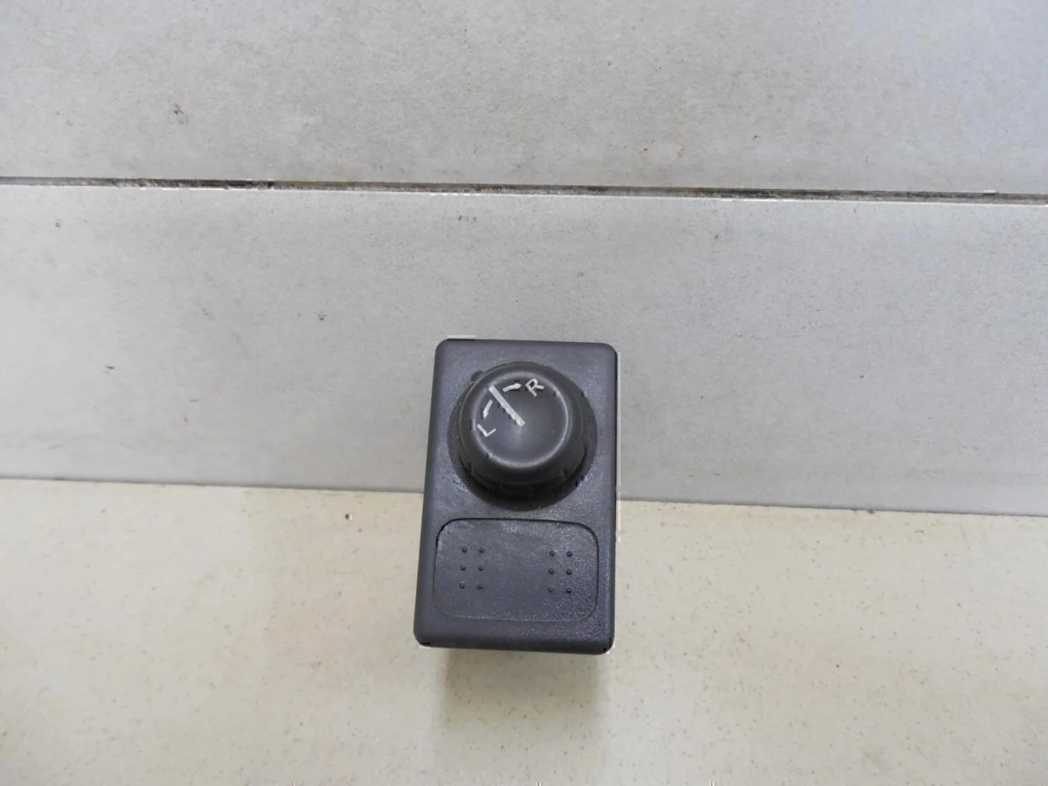 Переключатель регулировки зеркала Almera N16 2000-2006