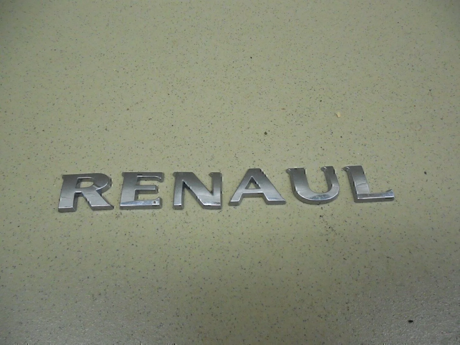 Эмблема Clio/Symbol 1998-2008