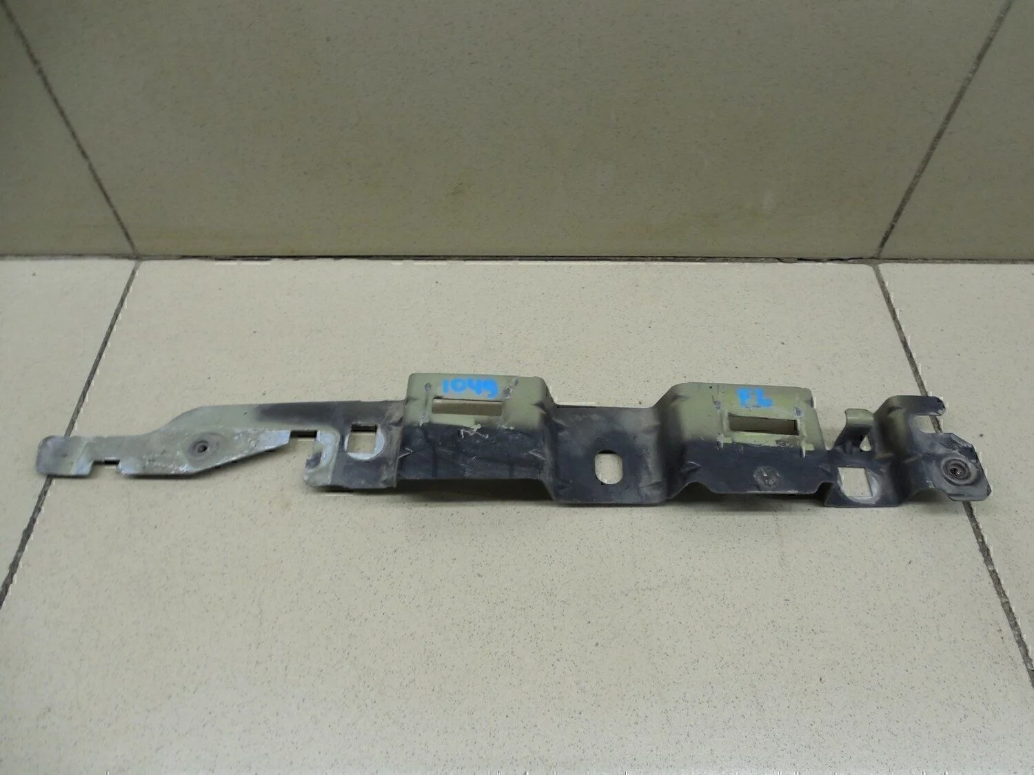 Кронштейн крепления крыла 308 I 2007-2015