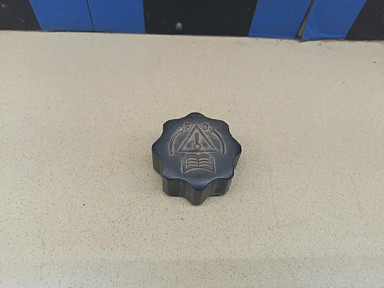 Крышка расширительного бачка 206 1998-2012