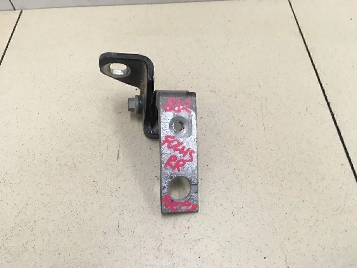 Петля двери задней правой верхняя Focus III 2011>