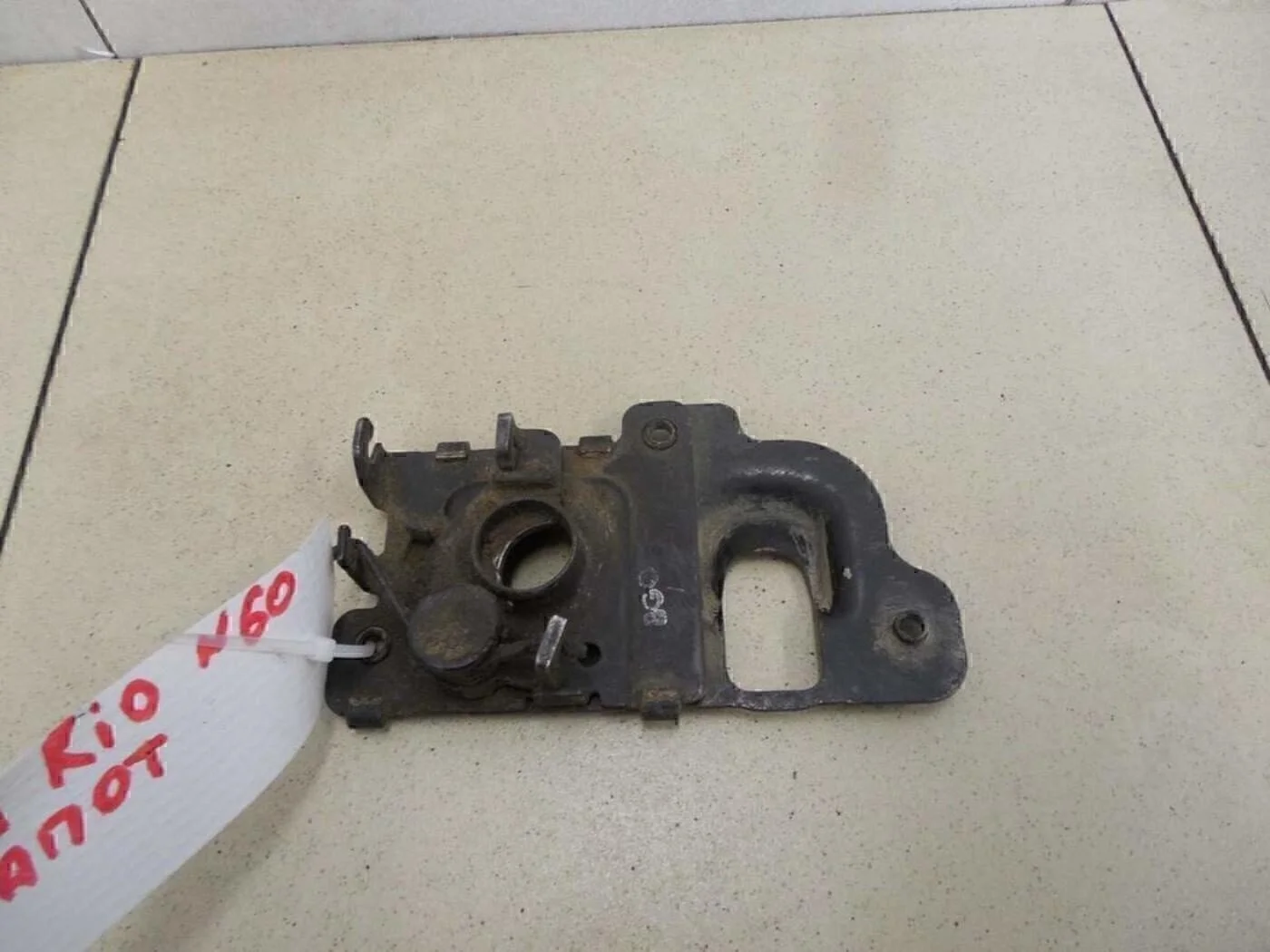 Замок капота RIO 2005-2011