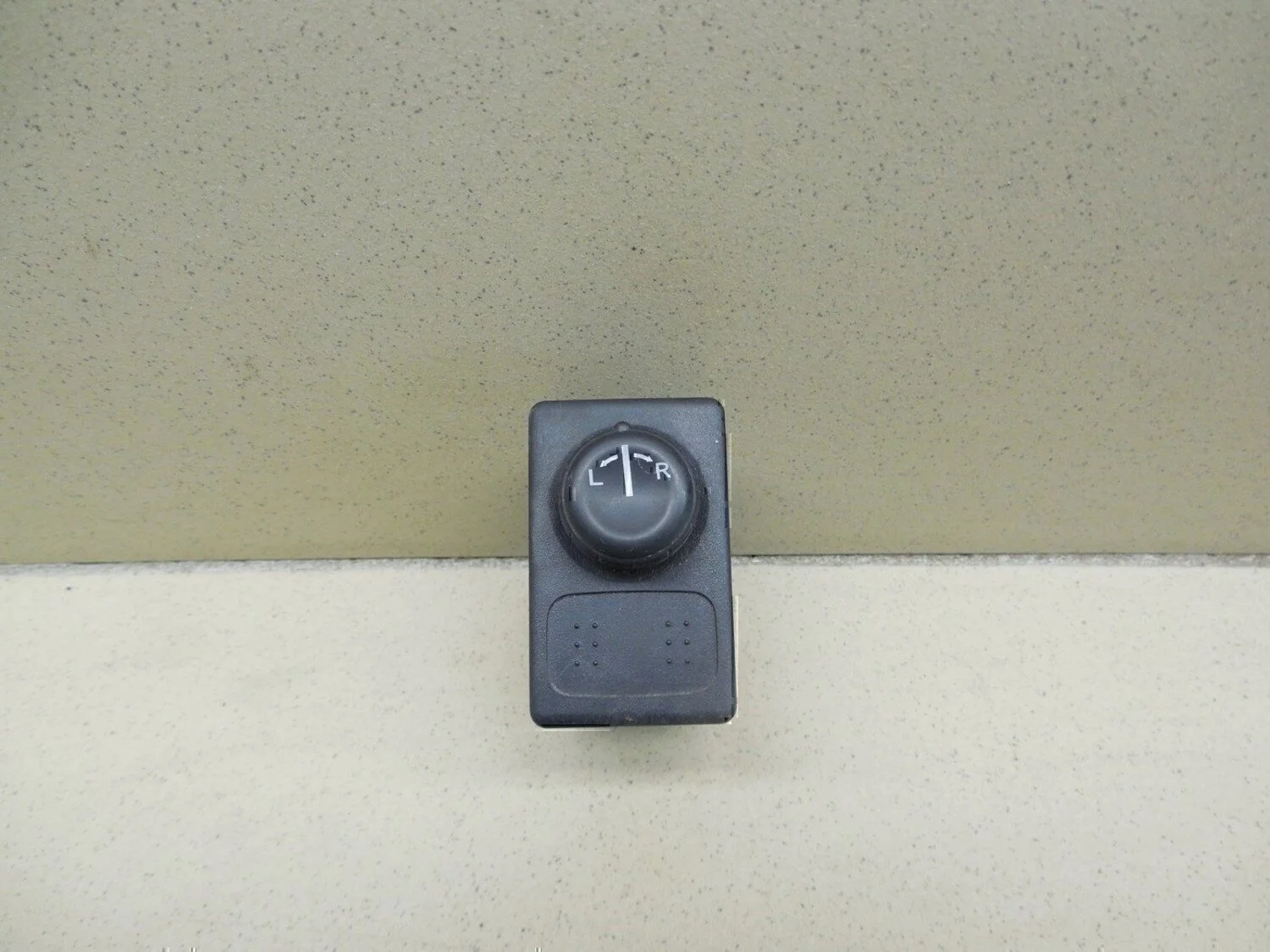 Переключатель регулировки зеркала Almera N16 2000-2006