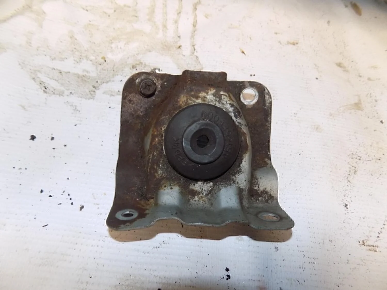 Кронштейн радиатора Legacy Outback (B13) 2003-2009