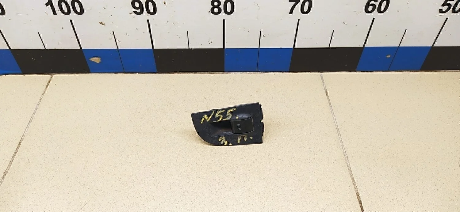 Кнопка стеклоподъемника A3 (8L1) 1996-2003