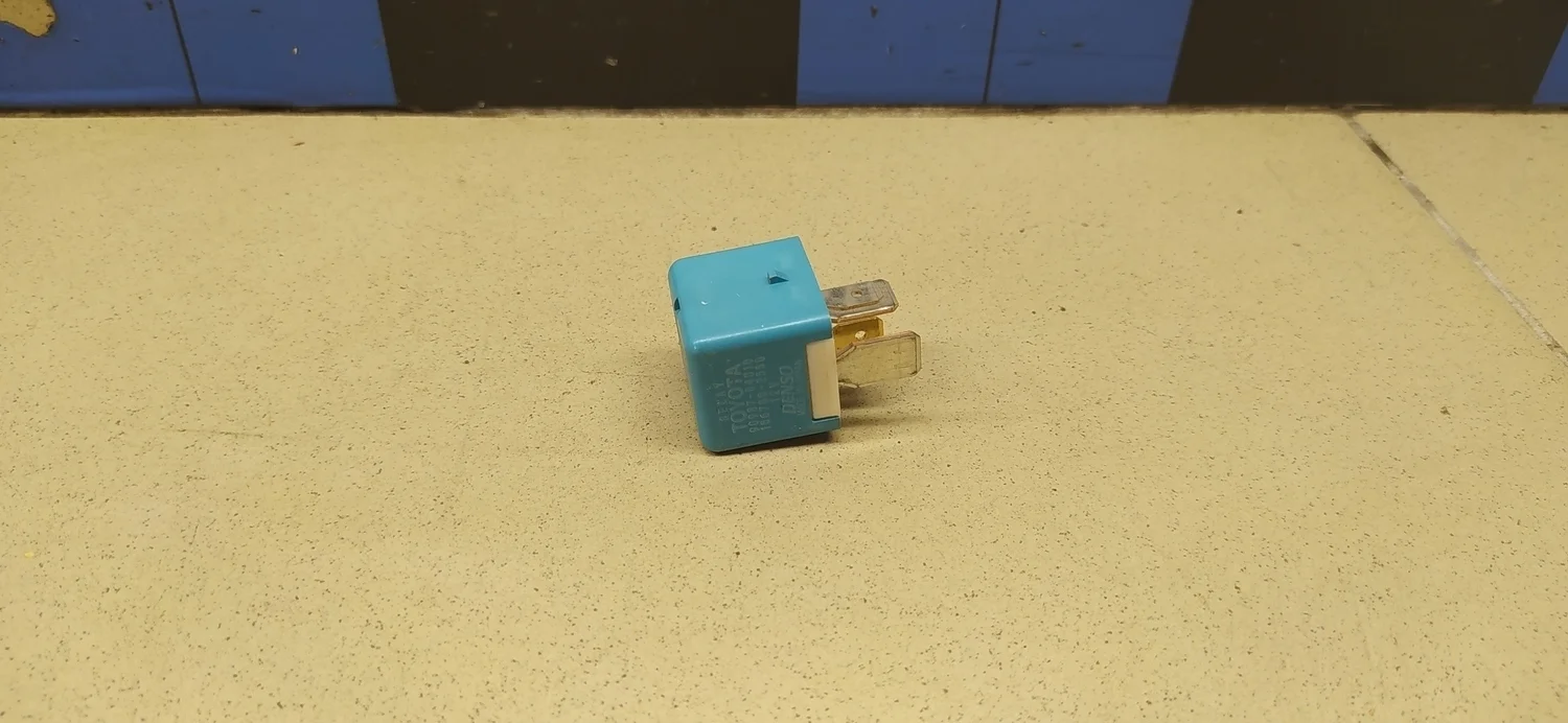 Реле  Corolla E12 2001-2006