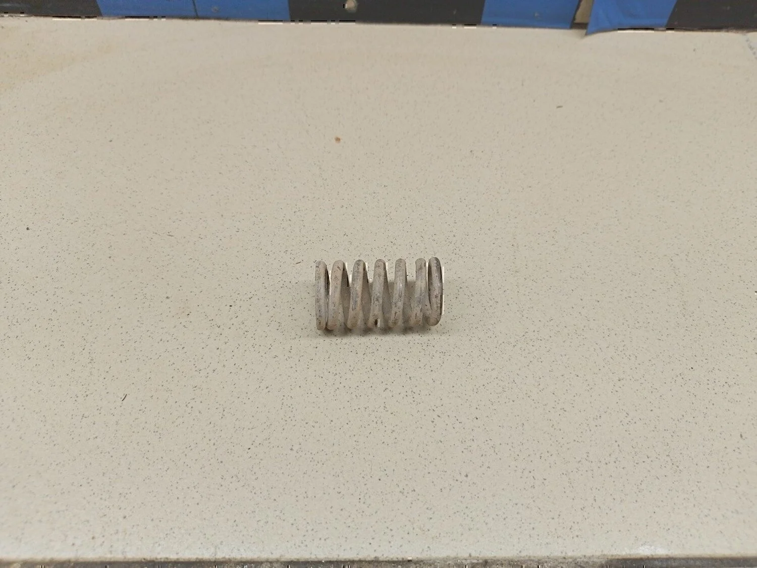 Пружина крепления глушителя Avensis II 2003-2008