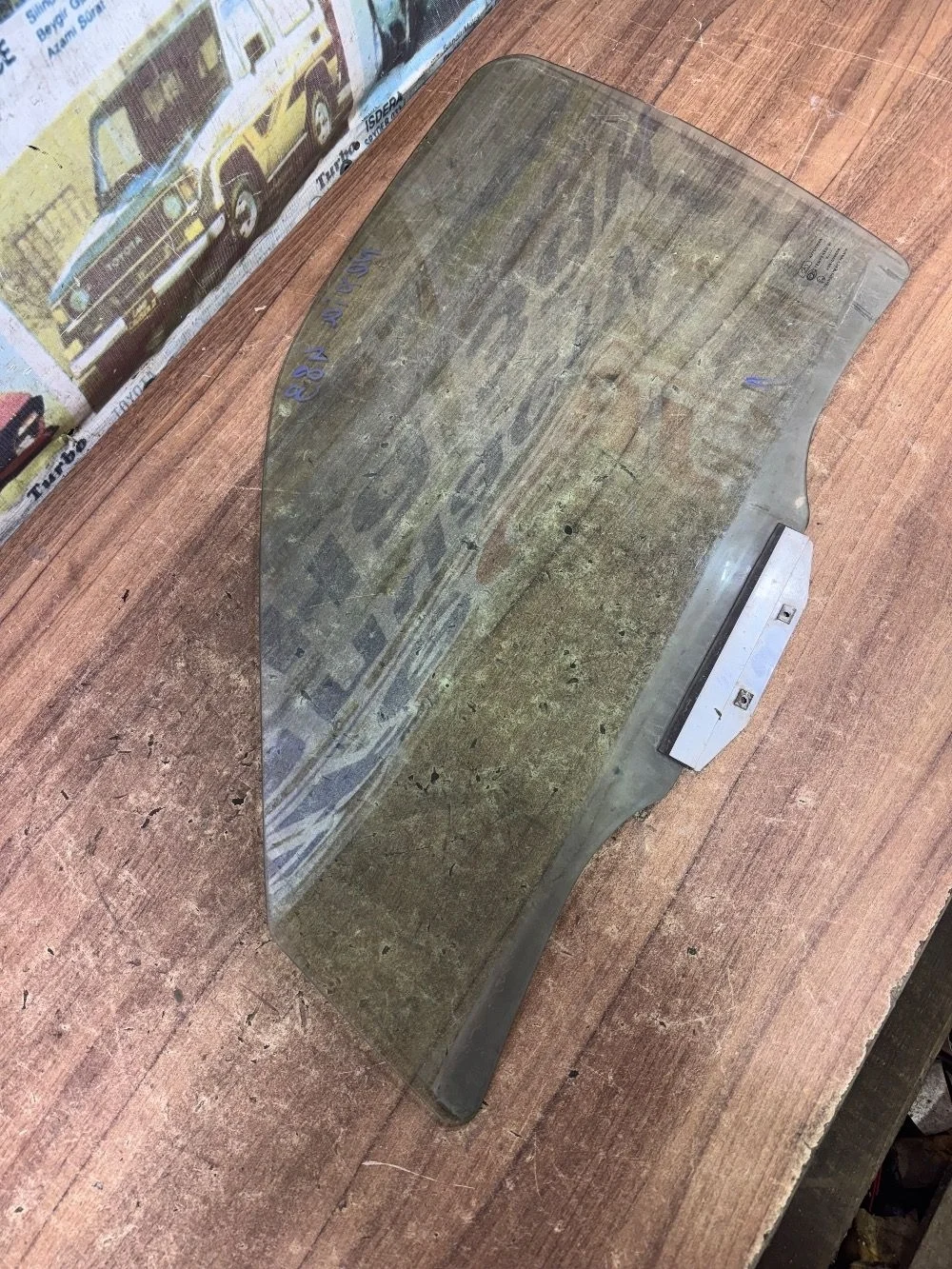 Стекло переднее левое Дэу Нексия N100