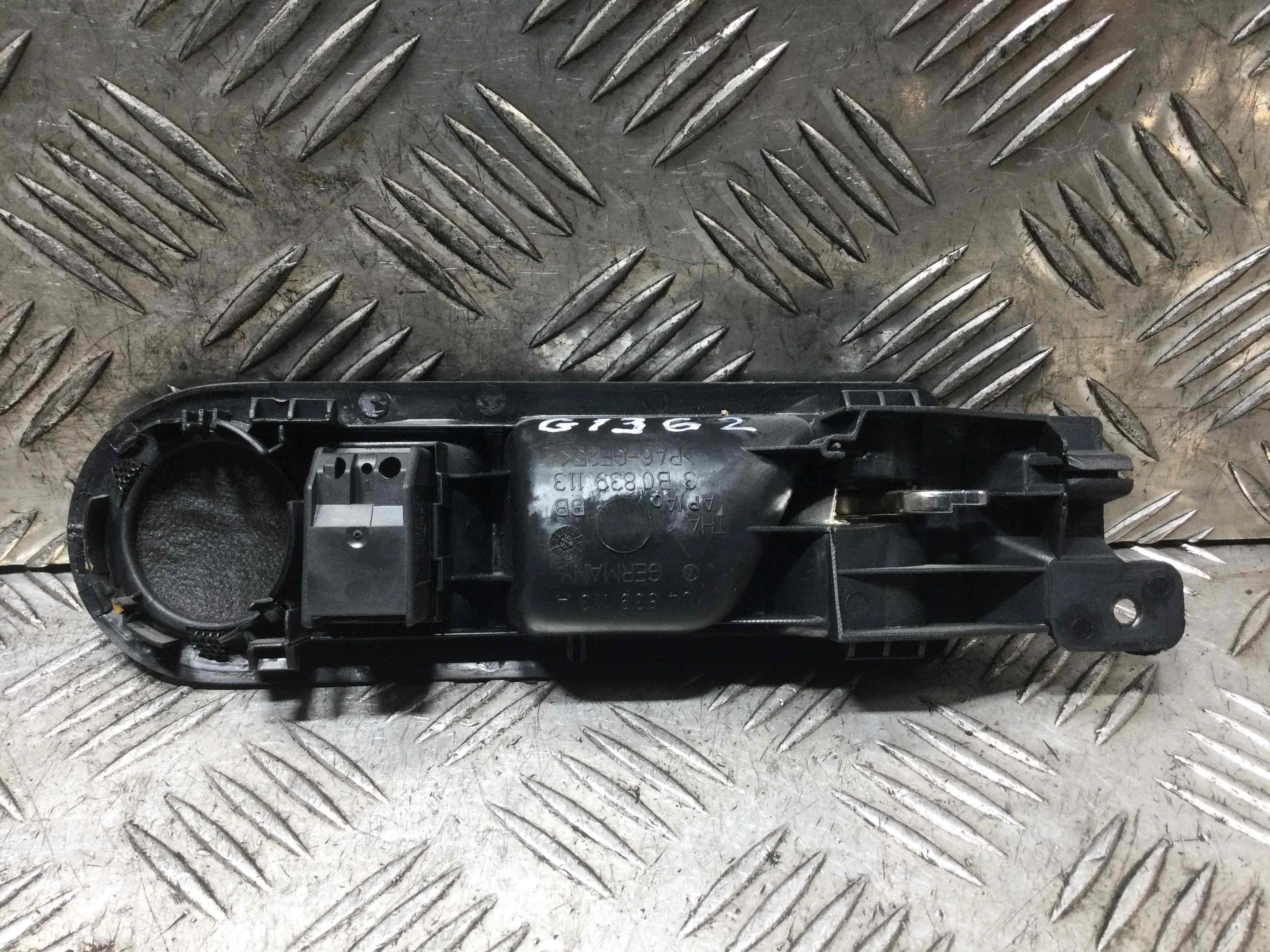 Ручка внутренняя задняя левая Volkswagen Bora Bora (1J) 1998 - 2005 бензин 1.6 i Механика Седан