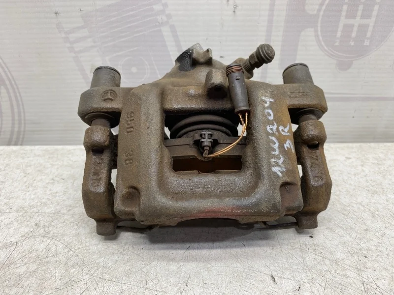 Тормозной суппорт задний правый Mercedes-benz 2008 W204