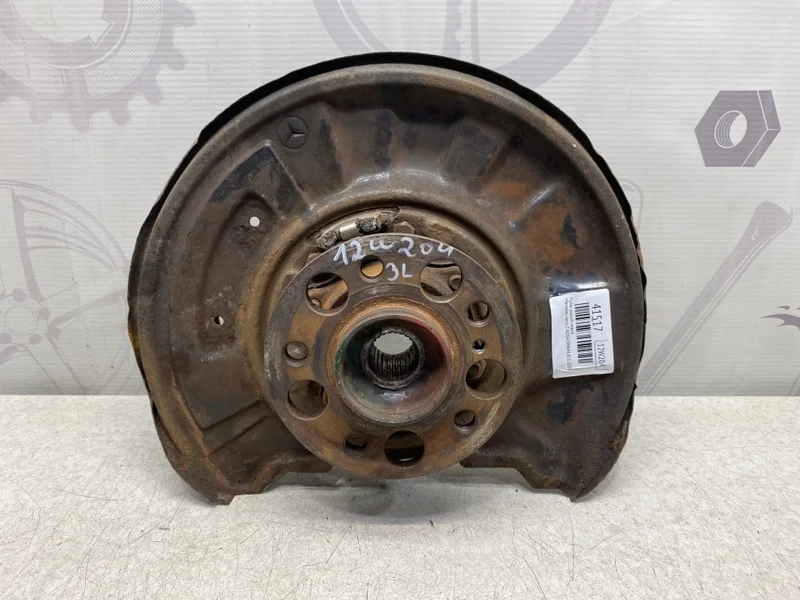 Кулак задний левый Mercedes-benz 2008 W204