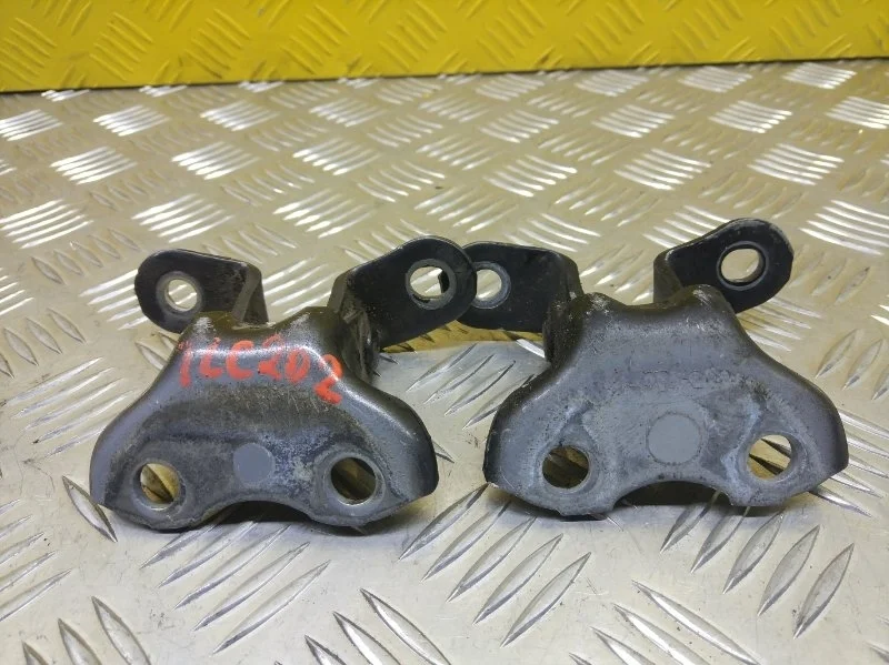 Петля двери Toyota Land Cruiser 200 (2008-2021) 2008 6873012120 ВНЕДОРОЖНИК 4.5 D 1VDFTV