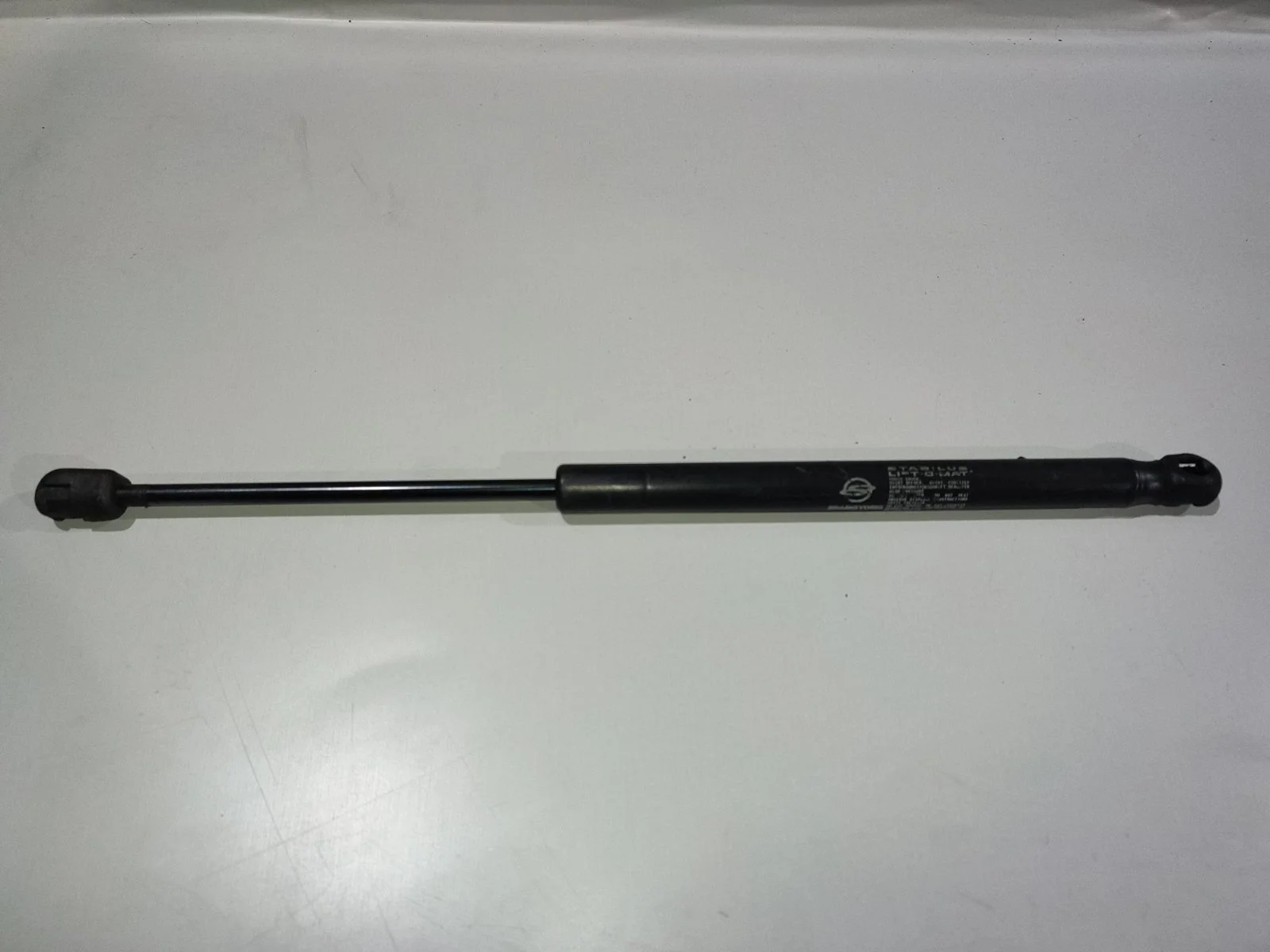 Амортизатор капота SsangYong Kyron