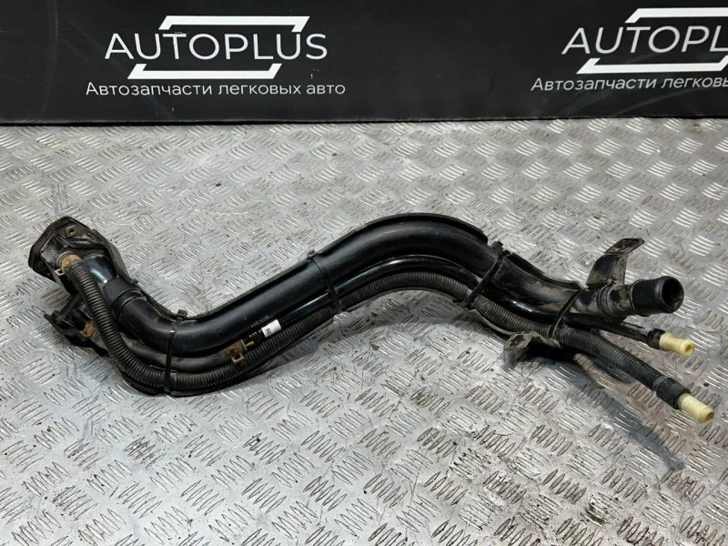 Горловина топливного бака Hyundai Solaris 2012 310301R100 СЕДАН 1.6 G4FC