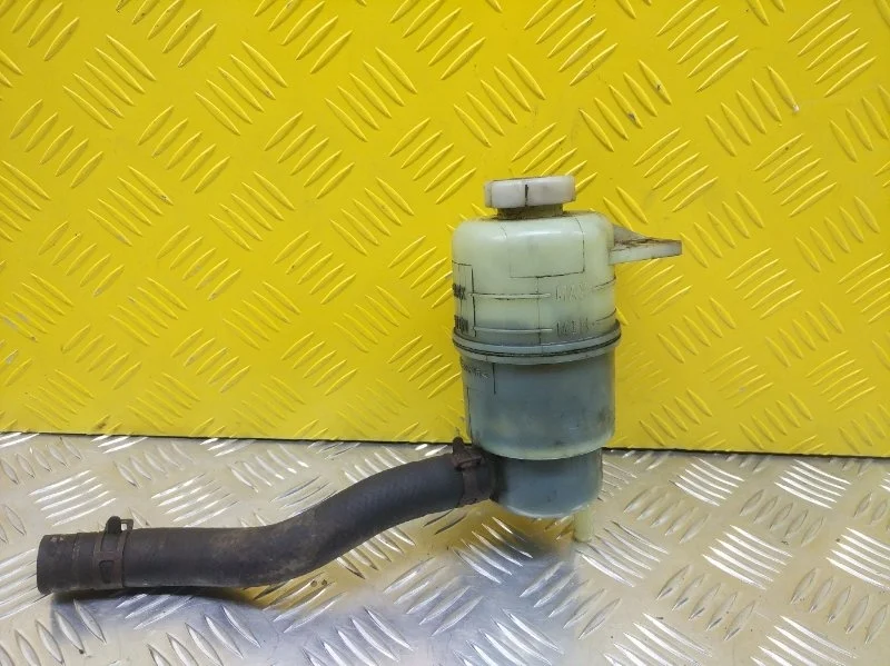 Бачок гидроусилителя Mitsubishi L200 (2006-2015) 2011 MR995028