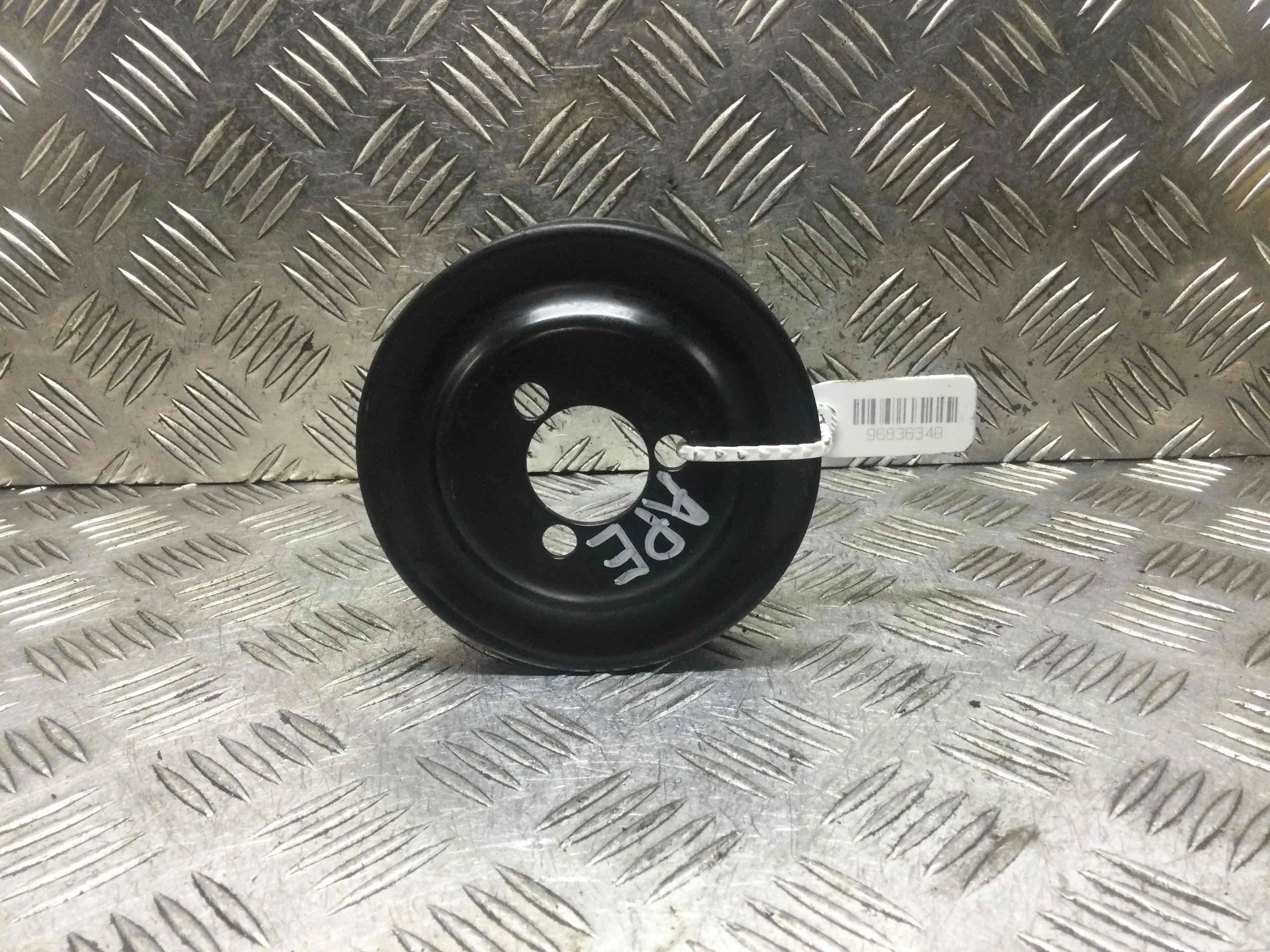 Шкив насоса гидроусилителя Volkswagen Golf 4 поколение (1997-2004) бензин 1.4 i Механика Х/б