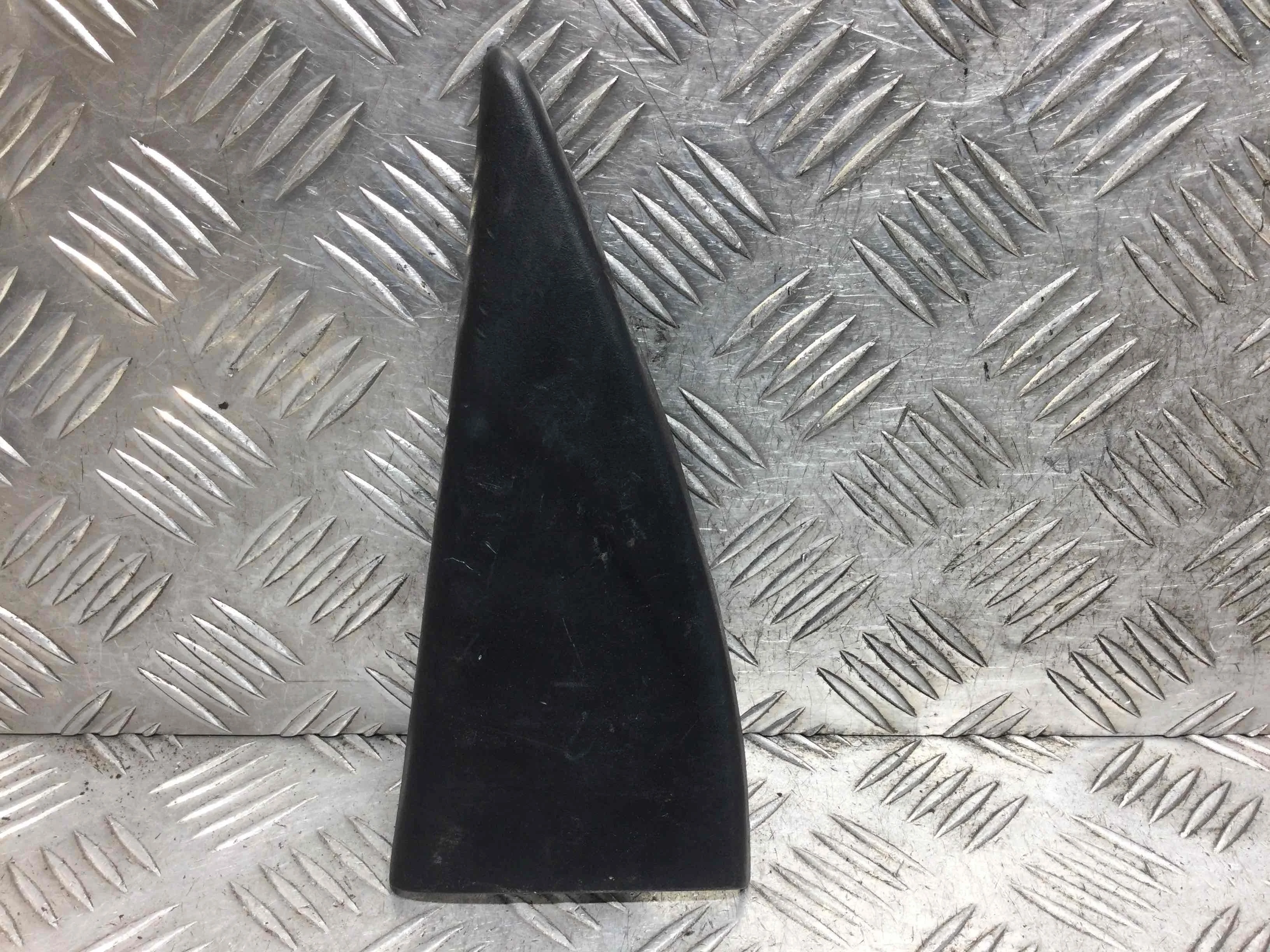 Накладка двери задней правой Ford Focus 1 поколение [рестайлинг] (2001-2005) бензин 1.4 i Механика Универсал