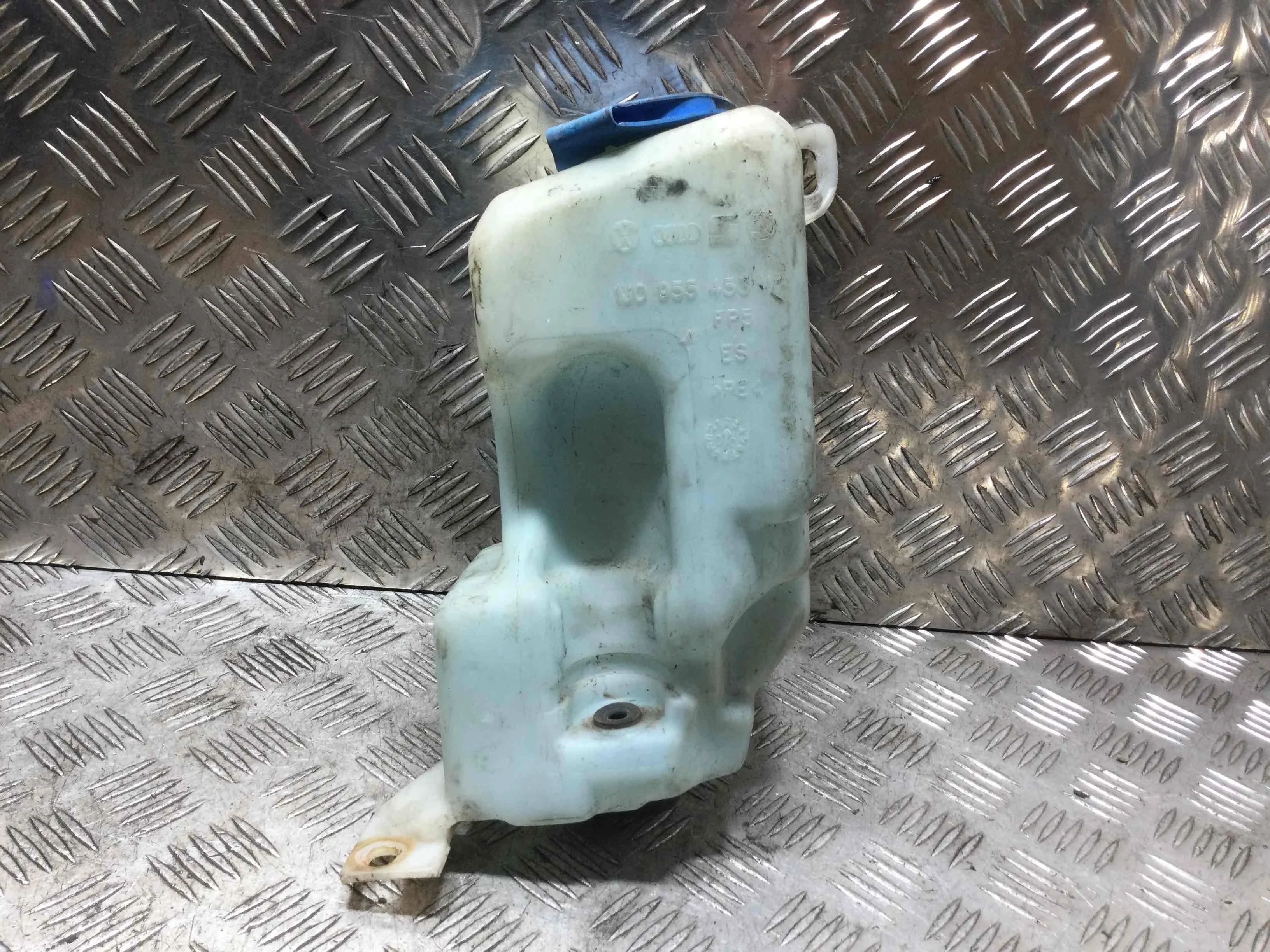 Бачок омывателя Audi A3 8L (1996-2000) бензин 1.6 i Механика Х/б