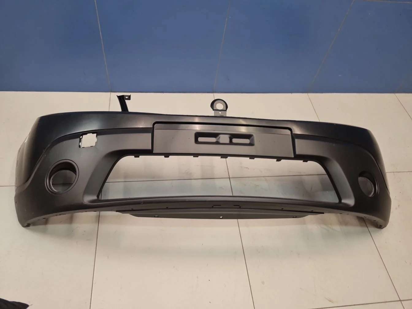 Бампер передний для Renault Sandero 2009-2014