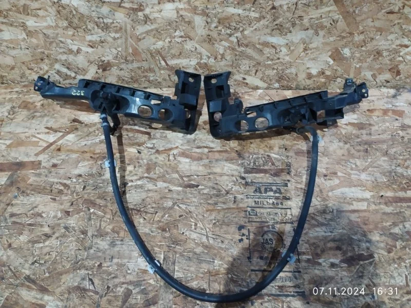 Кронштейн фары Audi A3 2010 8PA