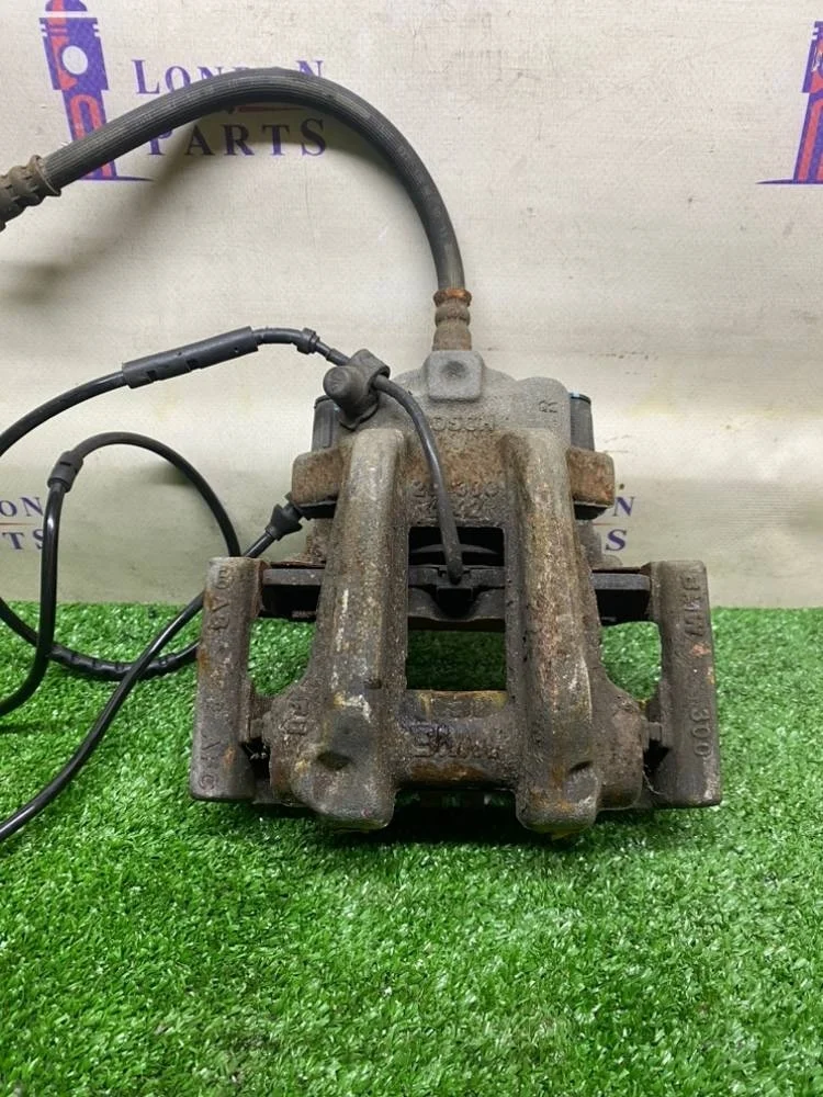 Суппорт тормозной BMW F30