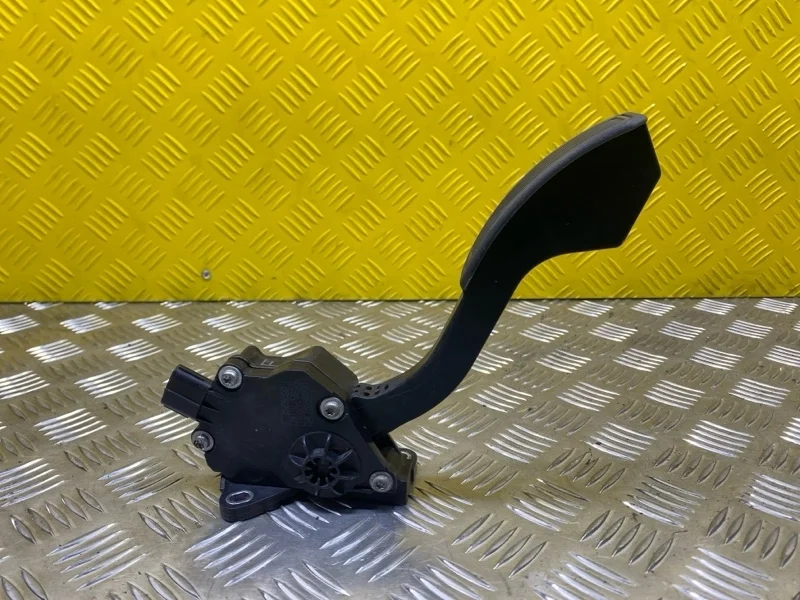 Педаль газа Toyota Rav 4 (Xa30) (2005-2014) 2009 7811042010 3.5 I 2GRFE
