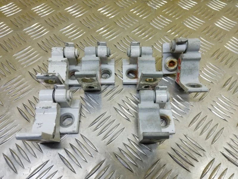 Петля двери Volkswagen Amarok (2010-2016) 2012 8K0831401G ПИКАП 2.0 D