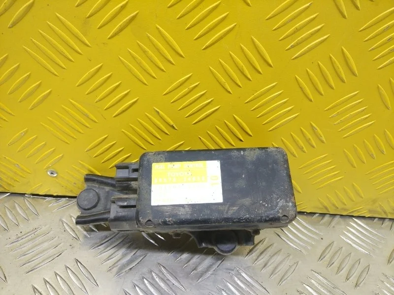 Блок управления топливным насосом Toyota Tundra Ii (2006-2022) 2007 8957034010 5.7 I 3URFE