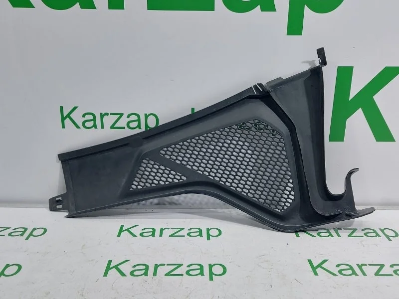 Водосток лобового стекла (жабо) BMW X5 2013-2018 F15